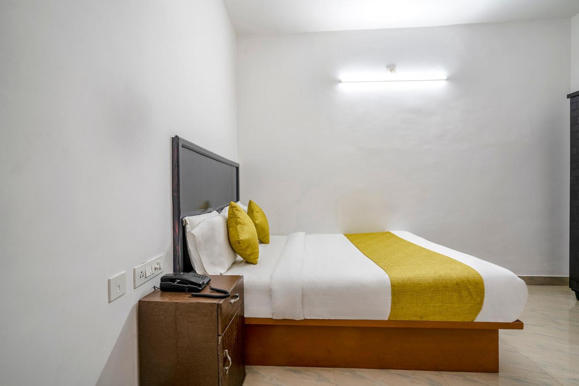 Fabhotel Abrigo Residency Anaviratty エクステリア 写真