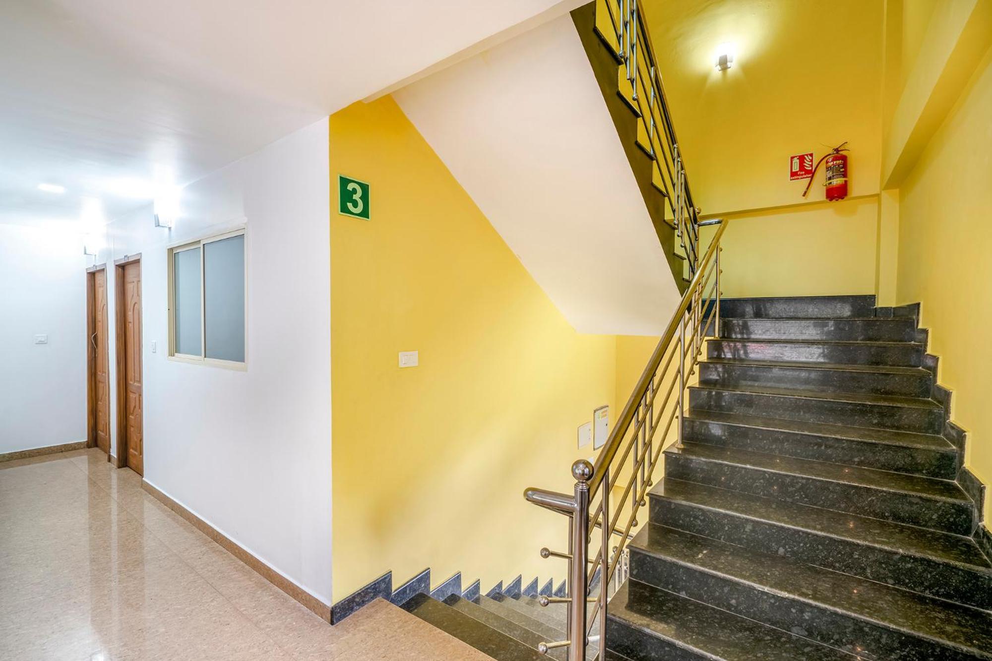 Fabhotel Abrigo Residency Anaviratty エクステリア 写真