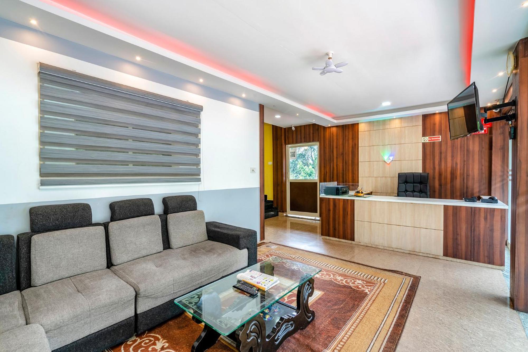 Fabhotel Abrigo Residency Anaviratty エクステリア 写真